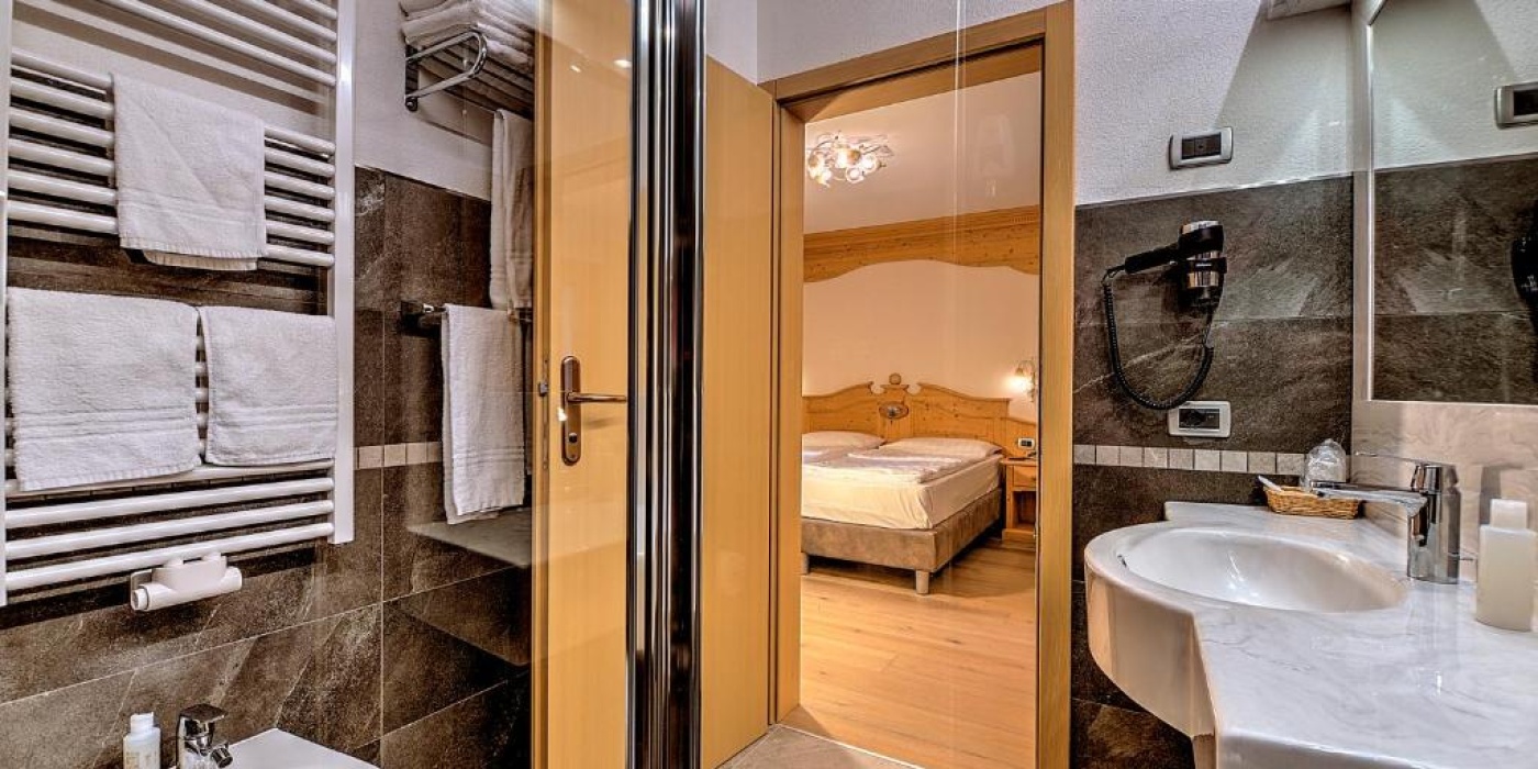 Hotel MADONNA DELLE NEVI****